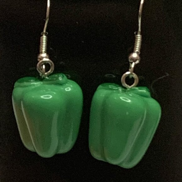 Green Pepper Earring, Funny Food Earring, Gift Idea, Food Jewelry, Chef Earring - Picture 1 of 7